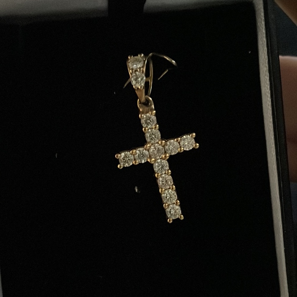 Diamond cross pendent 10k gold vs1 quality diamonds - Picture 3 of 5